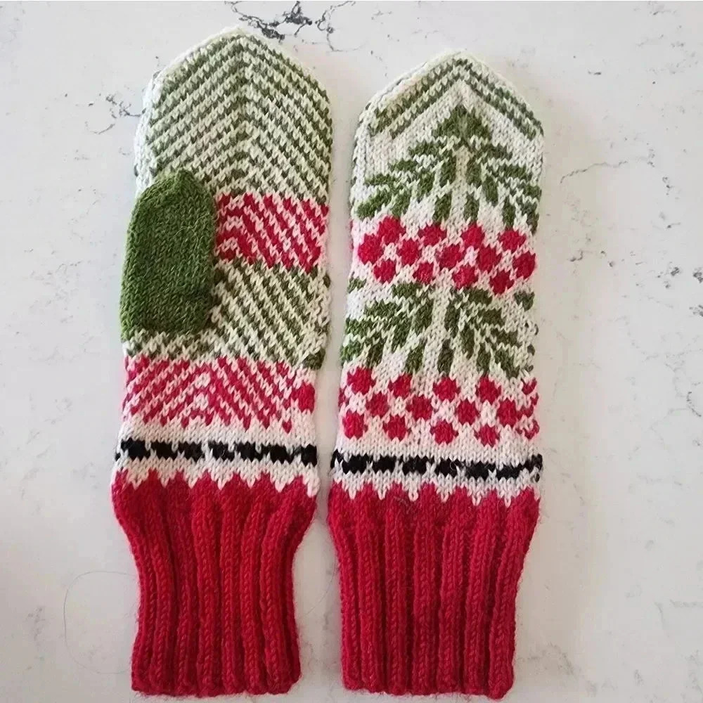 Alpaca New handmade wool mittens